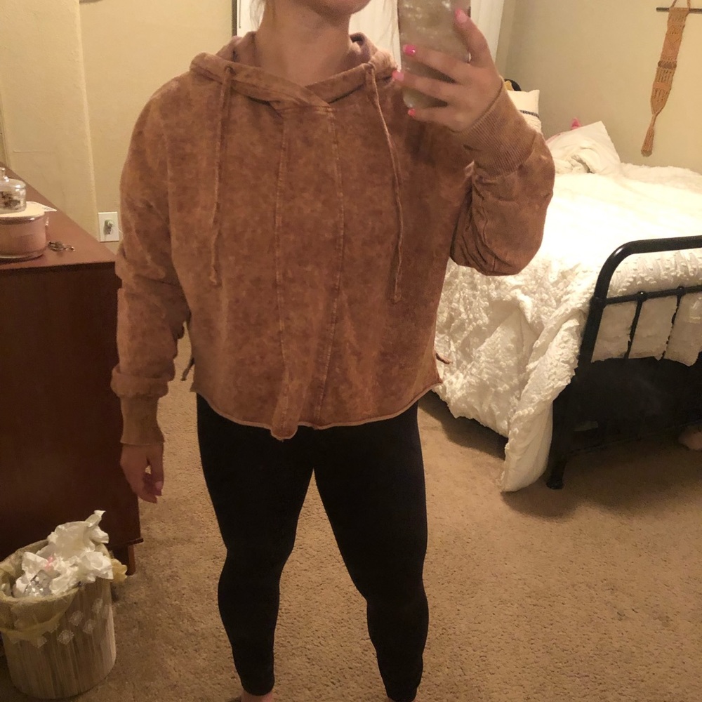 Cropped acid wash sweatshirt